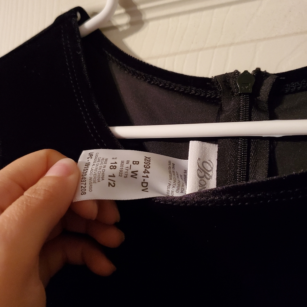 Clothes - Picture 5 of 9